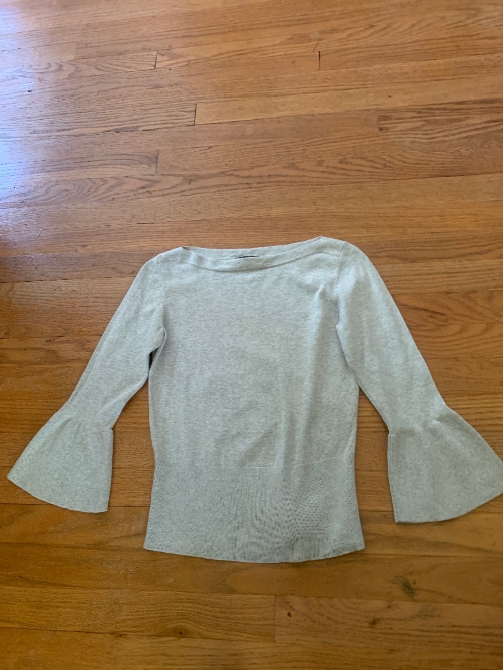 Ann Taylor gray bell sleeve top